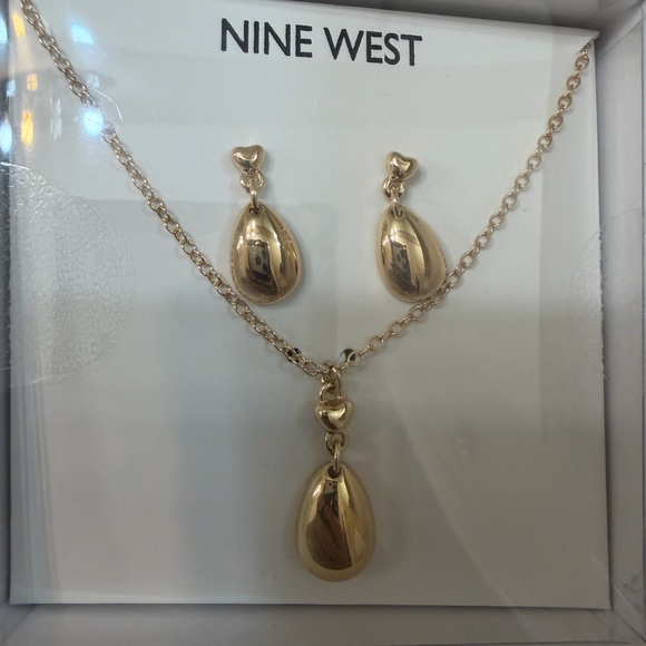 Nine West Gold Heart Pendant Necklace - Picture 2 of 3